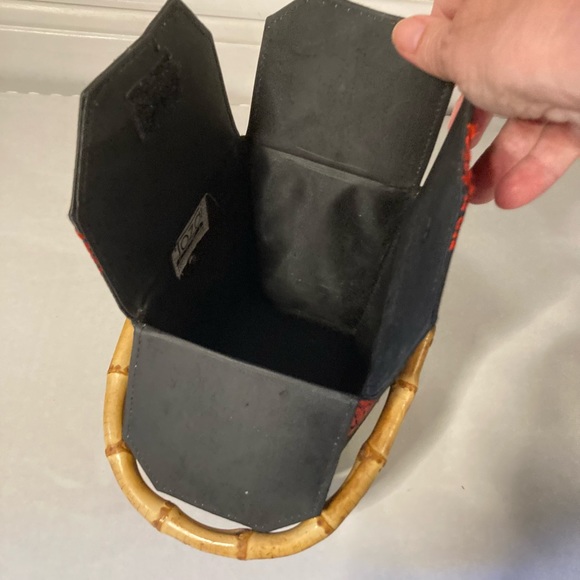 SOLD🖤Tozai Home 
Chinese Takeout Hand Bag 
Purse 
Red & Black 
Bamboo Handle. - Picture 9 of 9